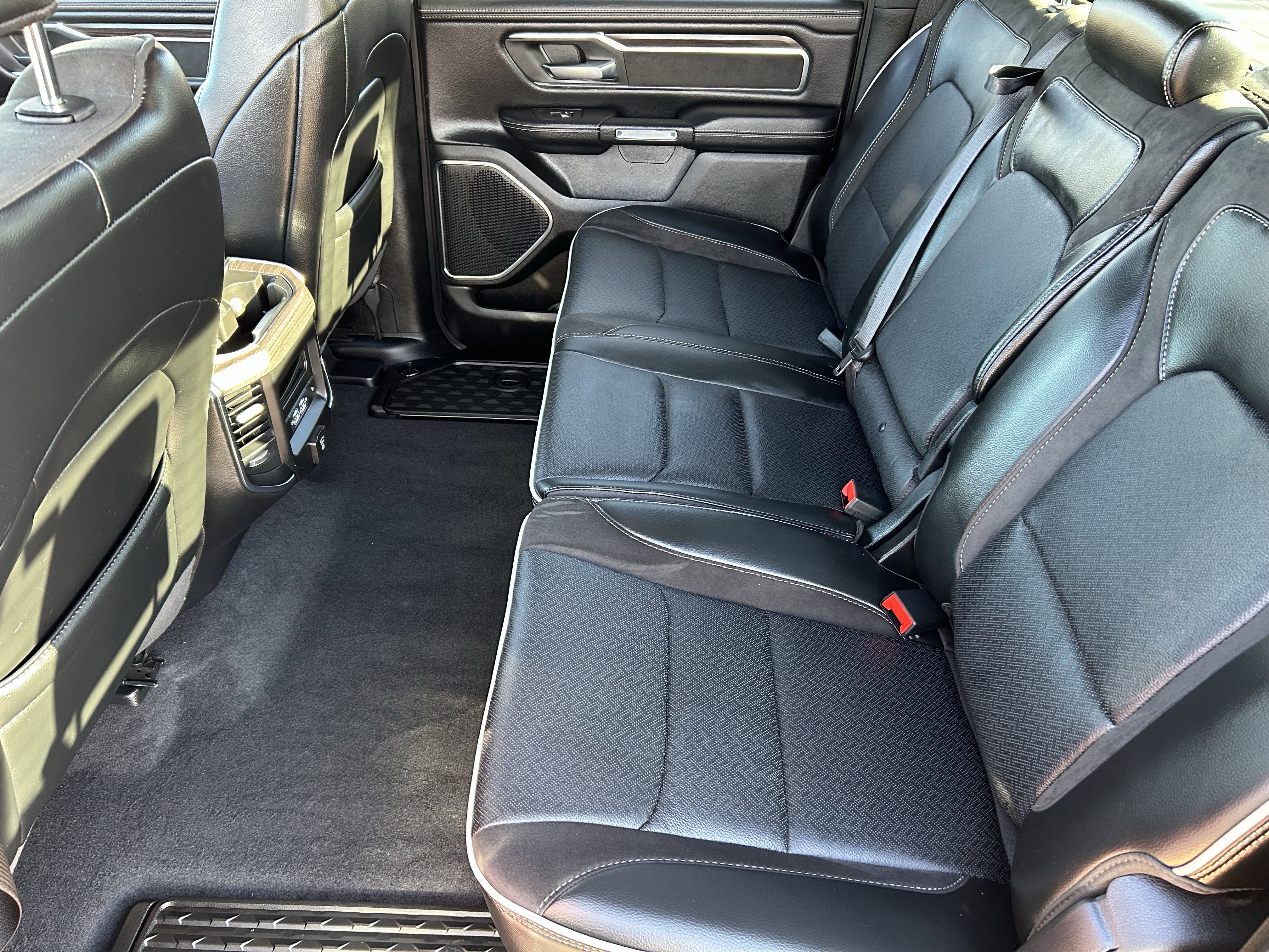 Used 2025 RAM 1500 Laramie AWD/4WD image 16