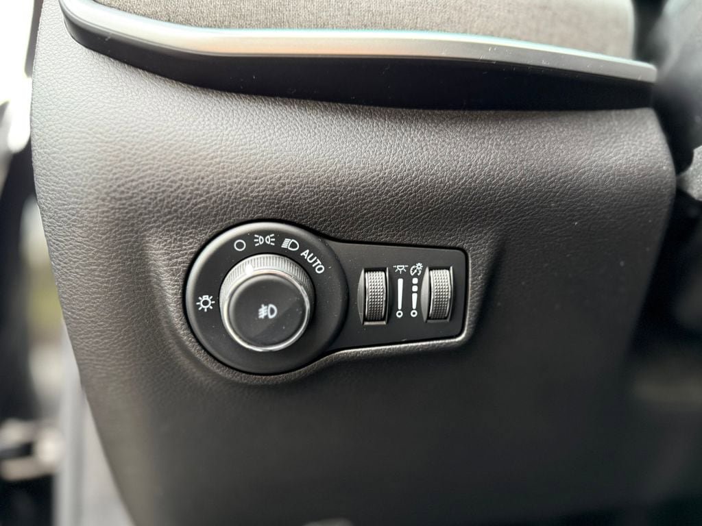 Used 2022 Jeep Compass Latitude AWD/4WD image 23