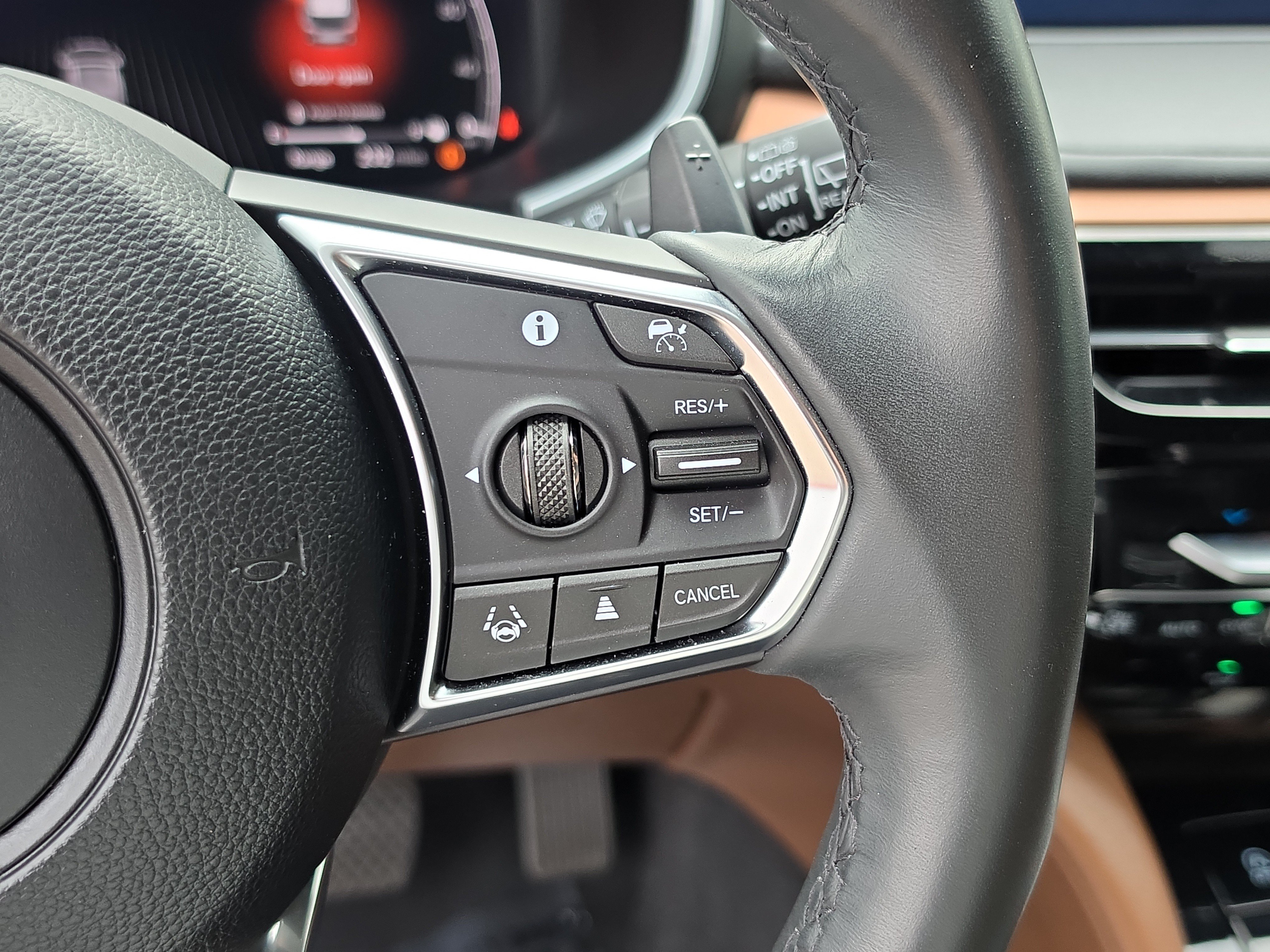 Used 2023 Acura MDX w/ Technology Package AWD/4WD image 35