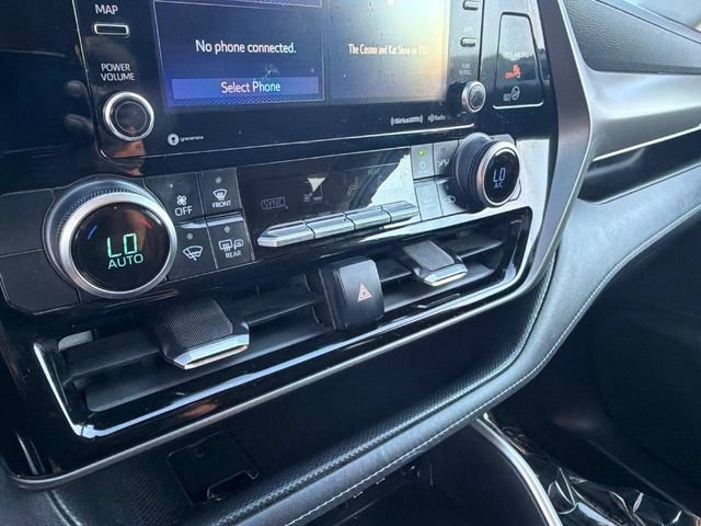 Used 2020 Toyota Highlander LE AWD/4WD image 27