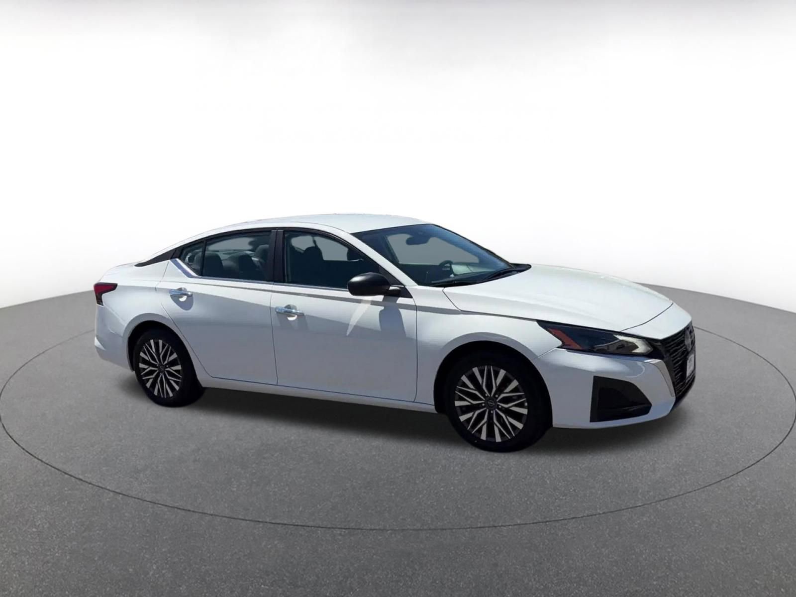 Used 2025 Nissan Altima 2.5 SV FWD video 2