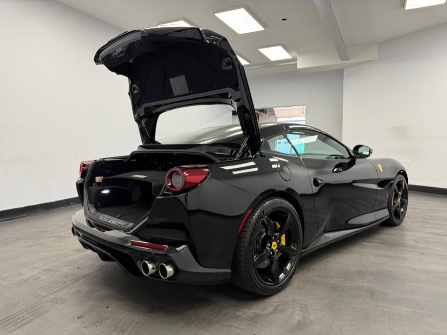 Used 2019 Ferrari Portofino RWD image 94