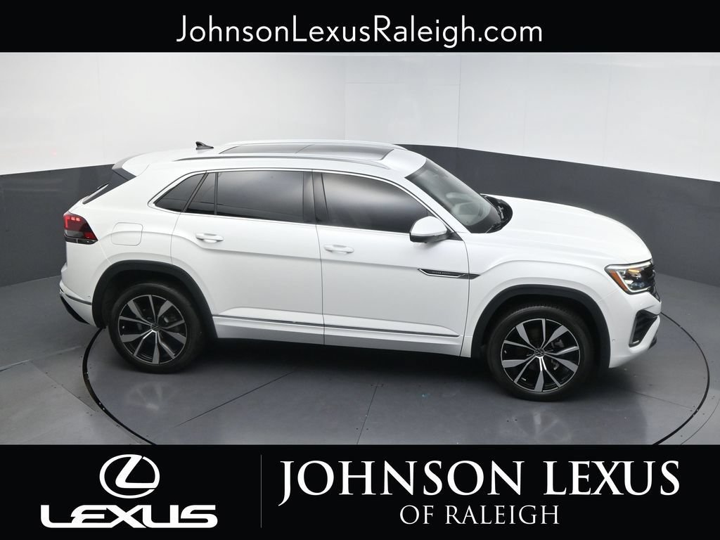 Used 2025 Volkswagen Atlas Cross Sport SEL Premium R-Line AWD/4WD image 30