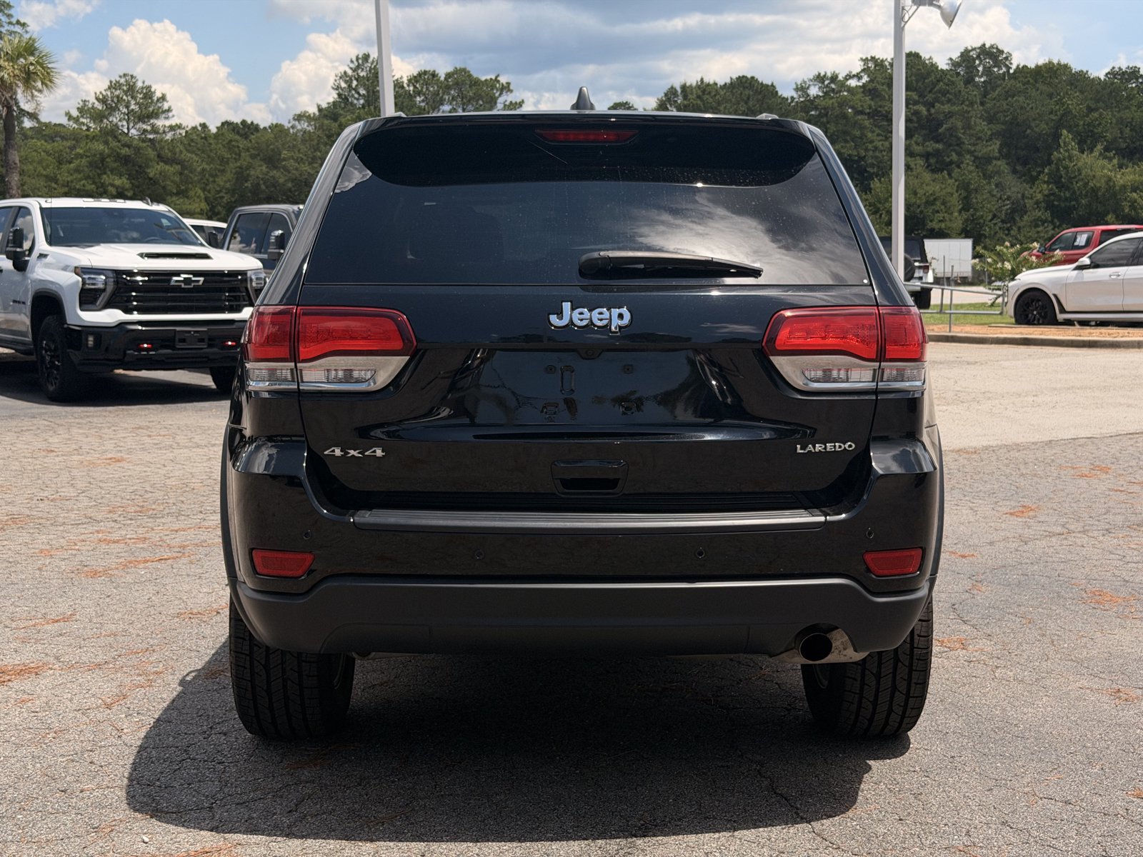Used 2022 Jeep Grand Cherokee Laredo E AWD/4WD image 11