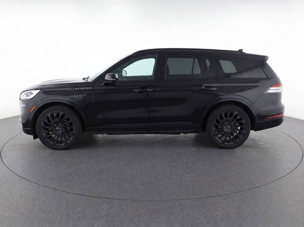 Used 2023 Lincoln Aviator Reserve w/ Equipment Group 201A AWD/4WD image 4