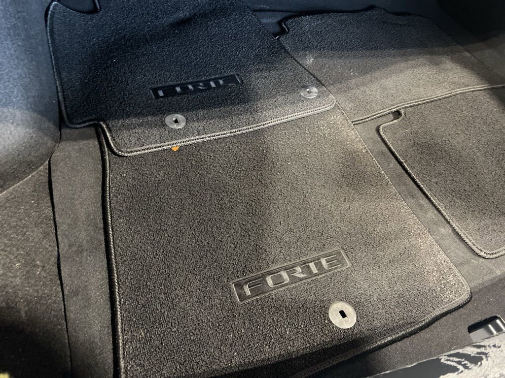 Certified 2024 Kia Forte GT-Line image 12