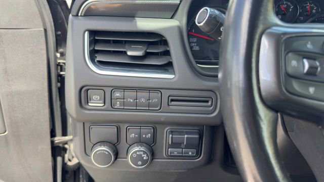 Used 2021 Chevrolet Suburban RST w/ Luxury Package RWD image 25