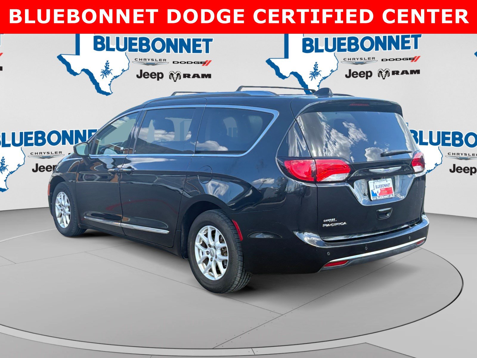 Used 2020 Chrysler Pacifica Touring-L FWD image 7
