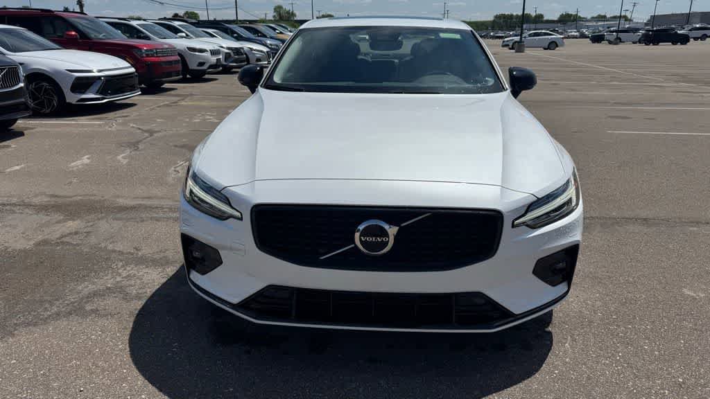 Used 2024 Volvo S60 B5 Core w/ Climate Package FWD image 2