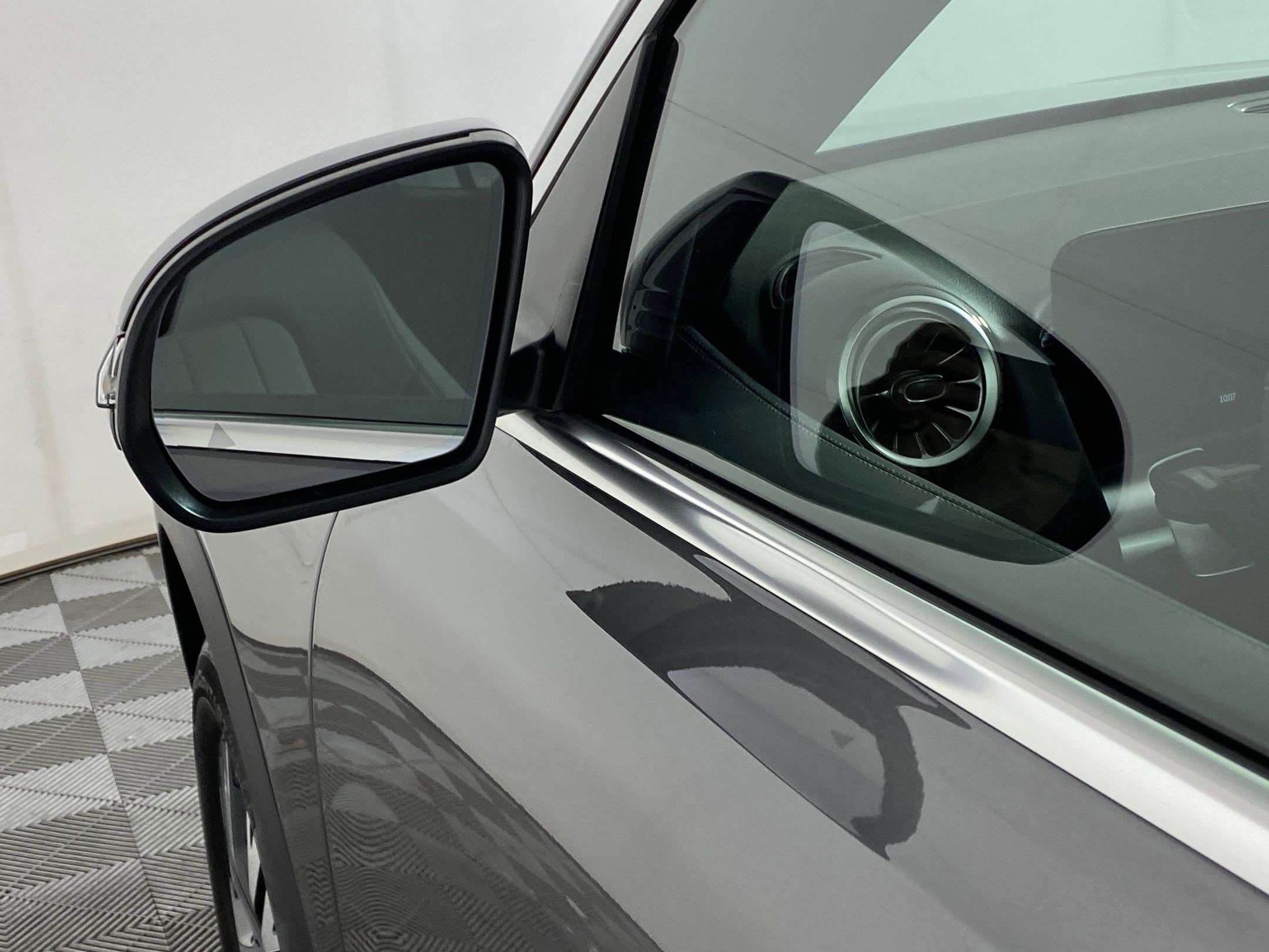 New 2025 Mercedes-Benz GLB 250 4MATIC image 22