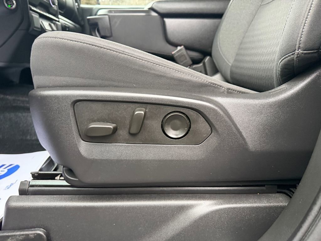 Used 2023 Chevrolet Silverado 1500 Custom image 13