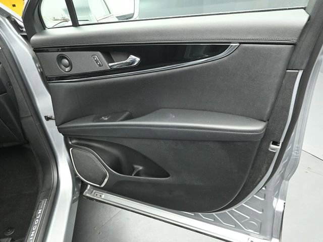 Certified 2022 Lincoln Nautilus Reserve w/ Equipment Group 201A image 29