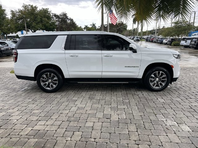 Used 2024 Chevrolet Suburban LT RWD image 14