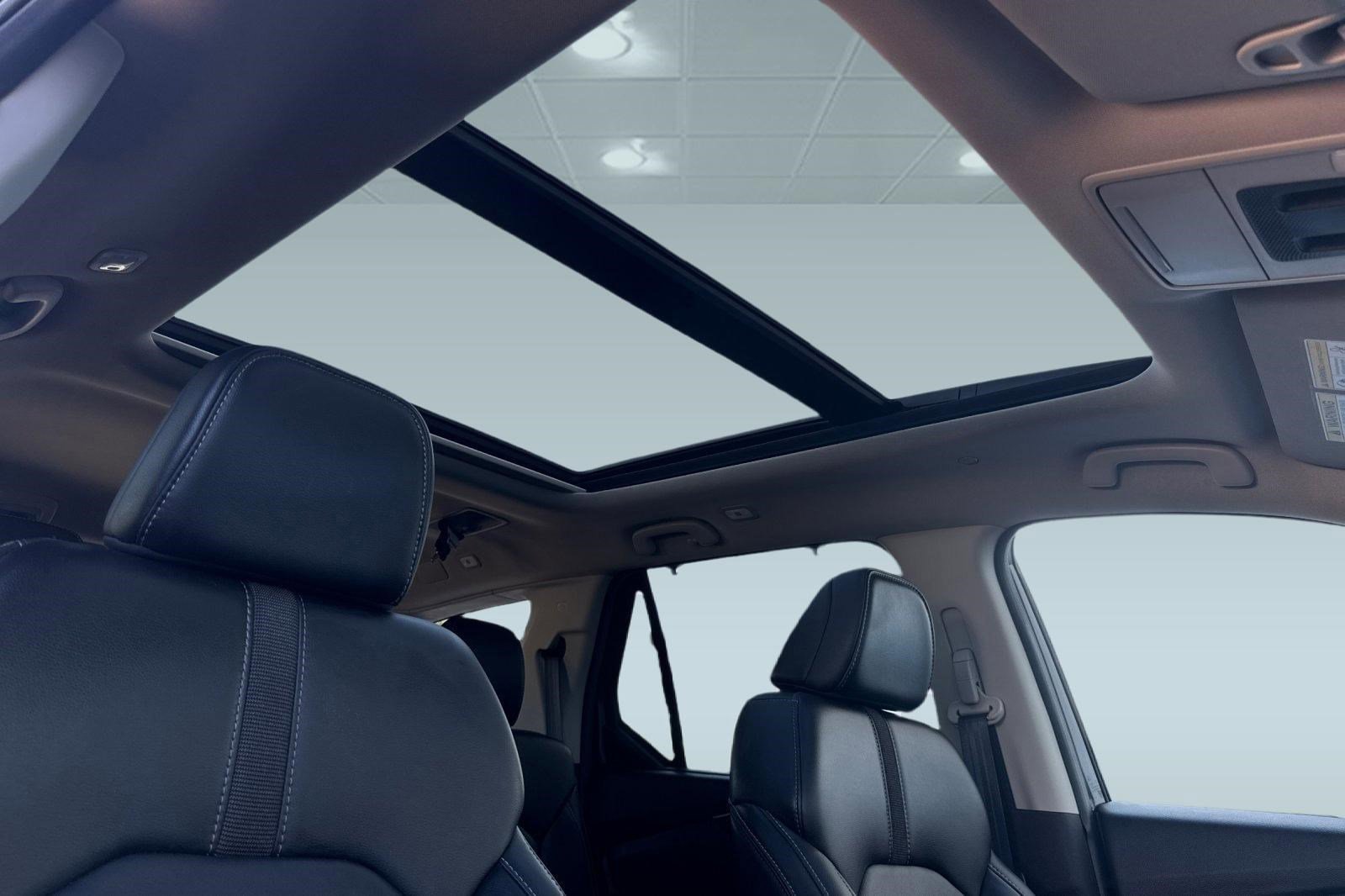 Certified 2025 Honda Pilot Touring image 15