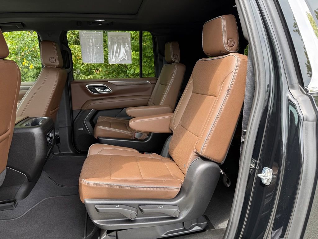 Certified 2024 Chevrolet Suburban High Country w/ Premium Package 2 AWD/4WD image 20