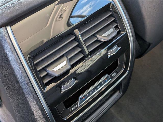 Used 2026 BMW X7 xDrive40i AWD/4WD image 18