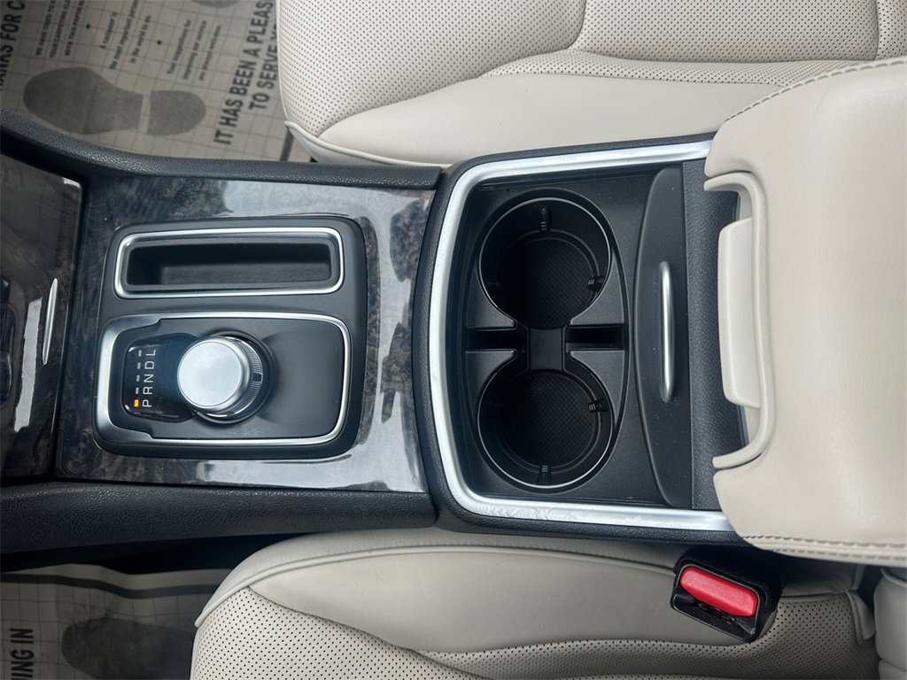 Used 2023 Chrysler 300 Touring L w/ Popular Equipment Group image 11