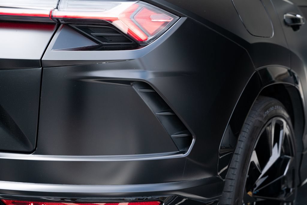Used 2021 Lamborghini Urus AWD/4WD image 16
