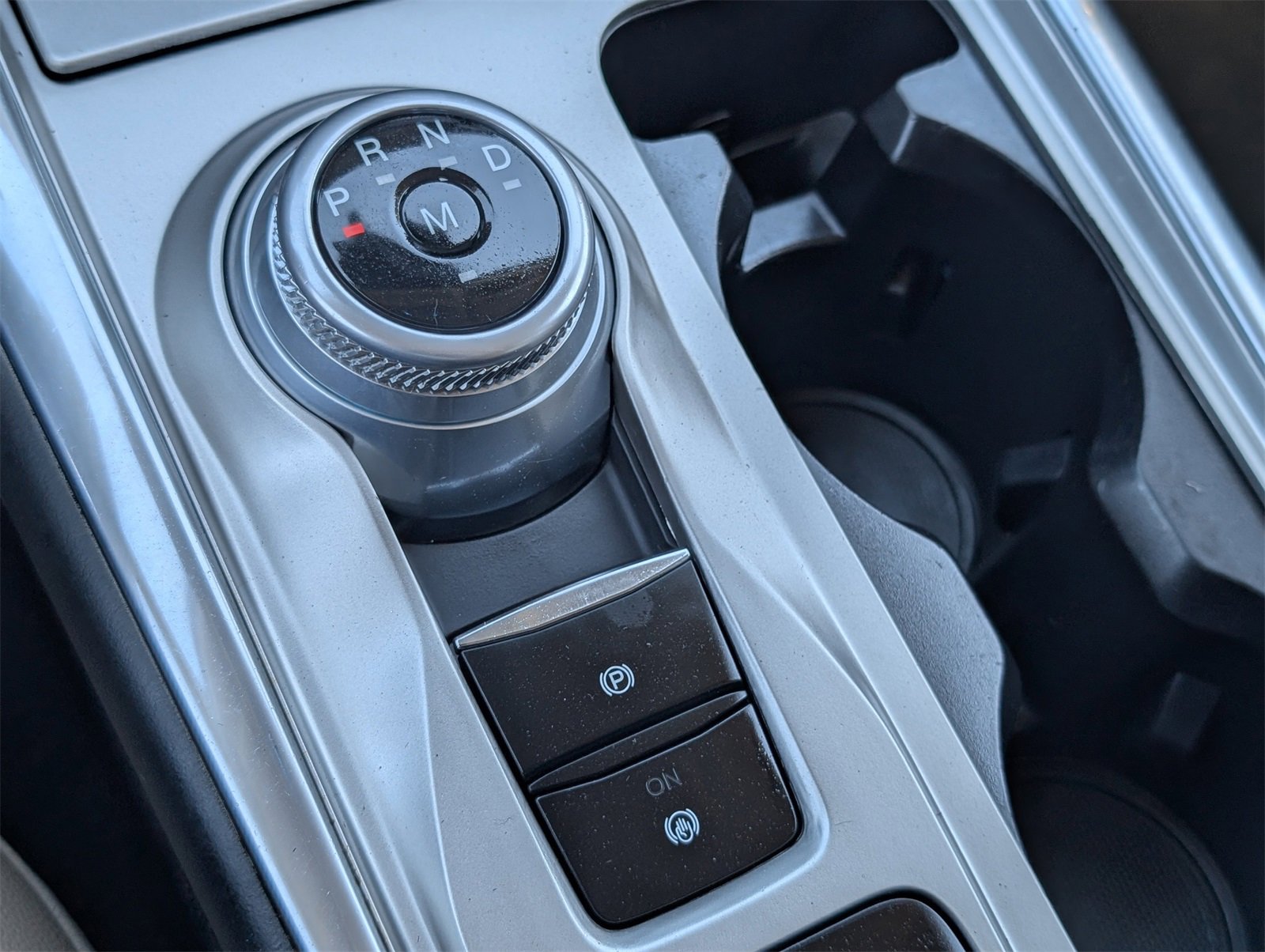 Used 2020 Ford Explorer XLT w/ Equipment Group 202A image 8