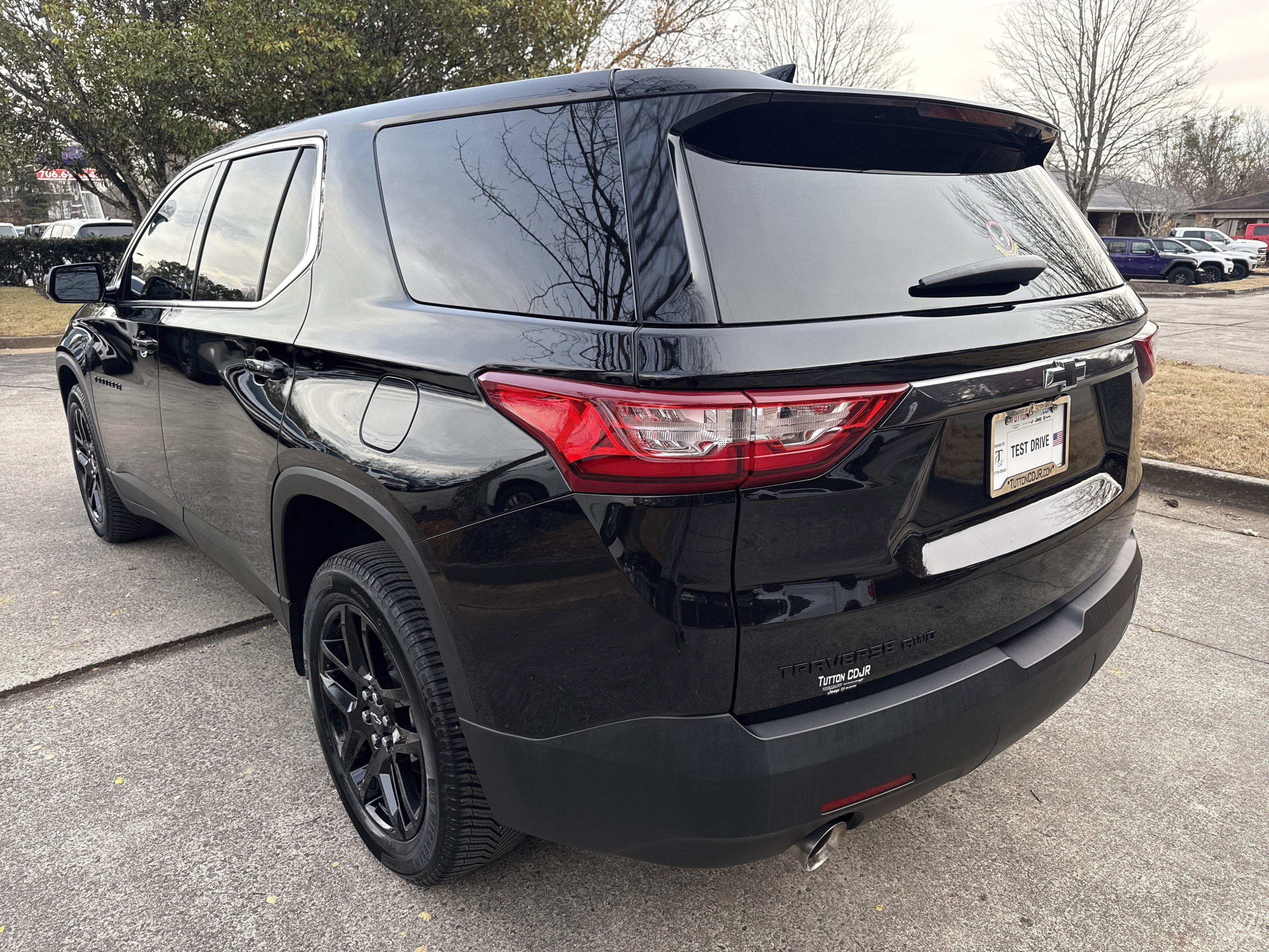 Used 2020 Chevrolet Traverse LS w/ LPO, Blackout Package image 5