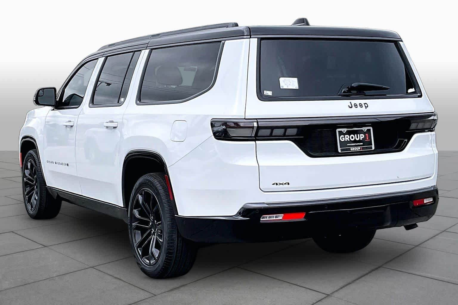 New 2026 Jeep Grand Wagoneer L Summit AWD/4WD image 9