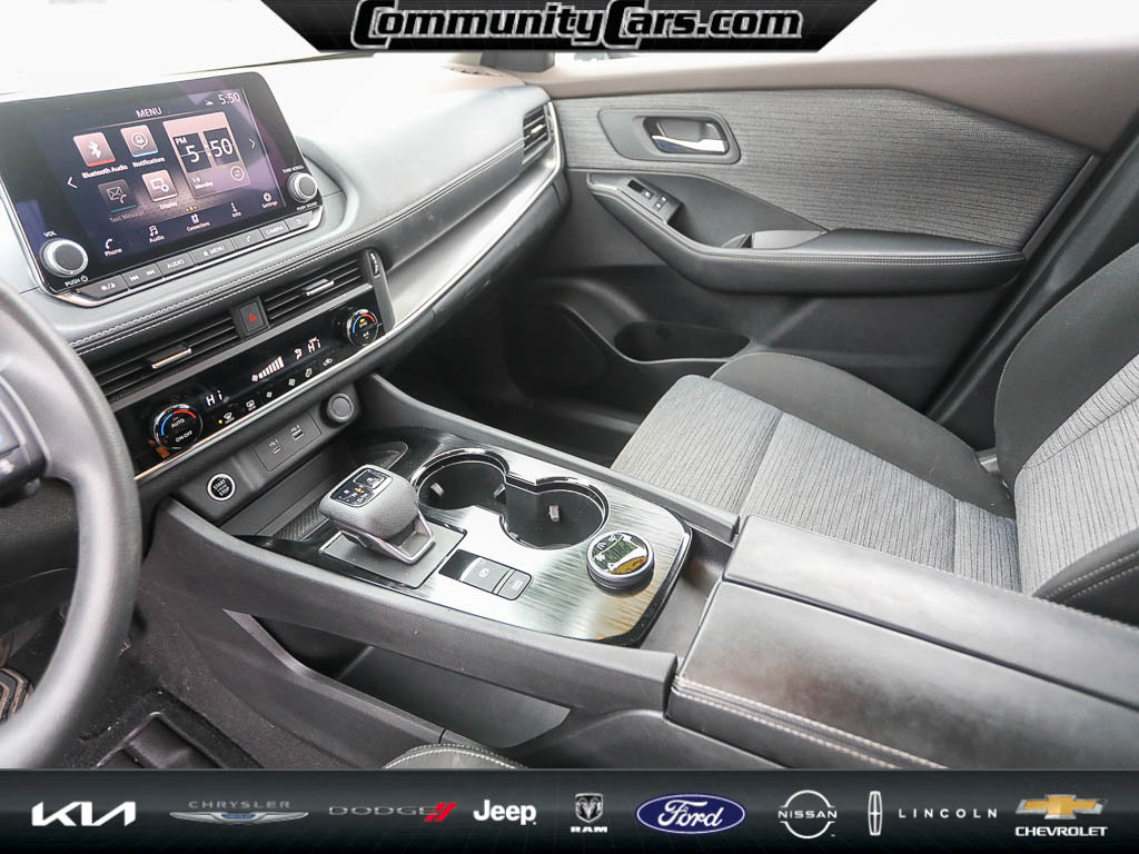 Used 2023 Nissan Rogue SV image 20