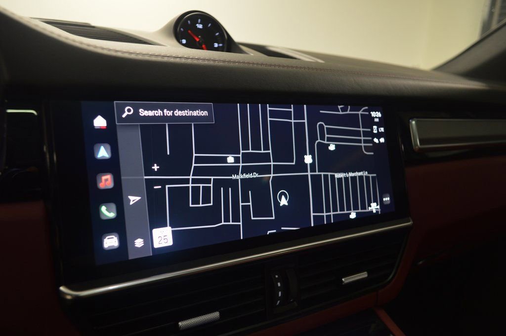 Certified 2023 Porsche Cayenne Platinum Edition image 30