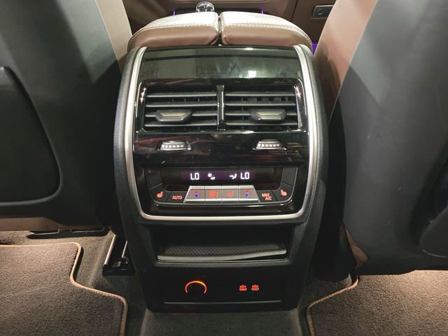 Used 2020 BMW X7 M50i image 21