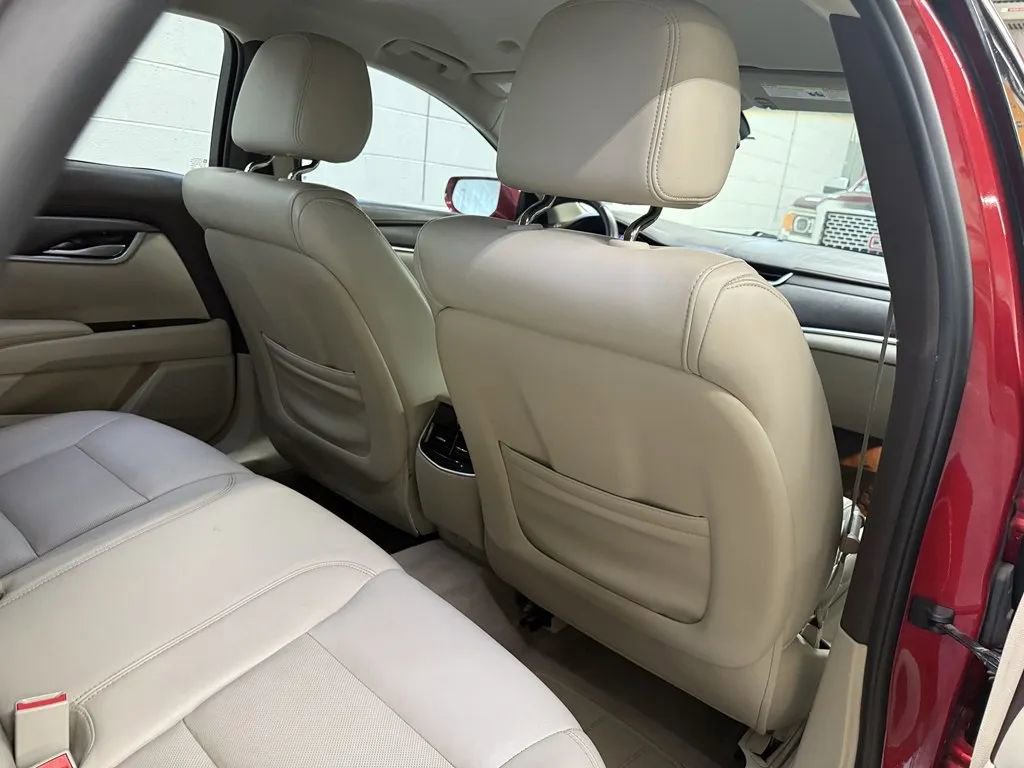 Used 2014 Cadillac XTS image 19