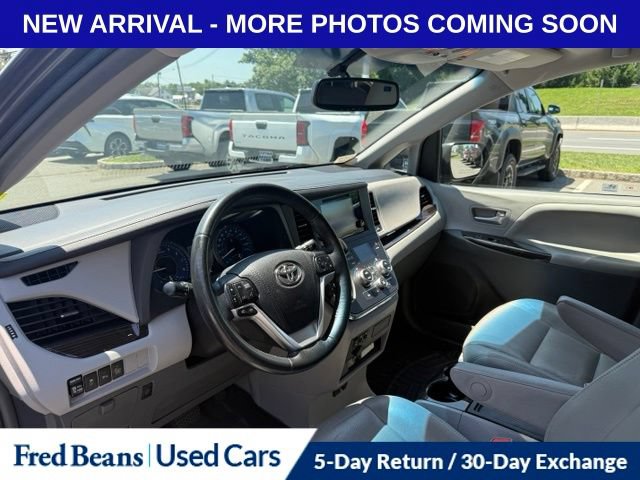 Used 2015 Toyota Sienna XLE Premium FWD image 13