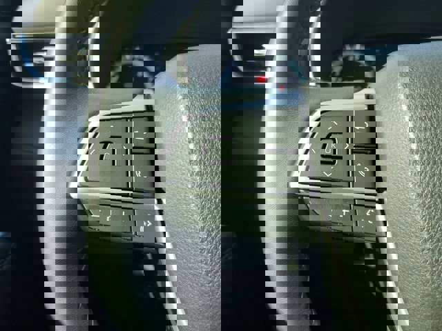 Used 2023 Toyota Highlander L image 18