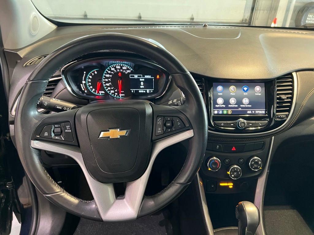 Used 2021 Chevrolet Trax LT w/ LT Convenience Package AWD/4WD image 17
