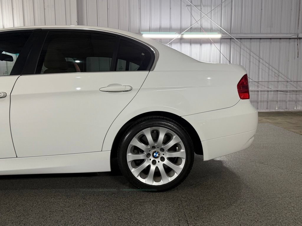 Used 2007 BMW 335xi Sedan AWD/4WD image 13