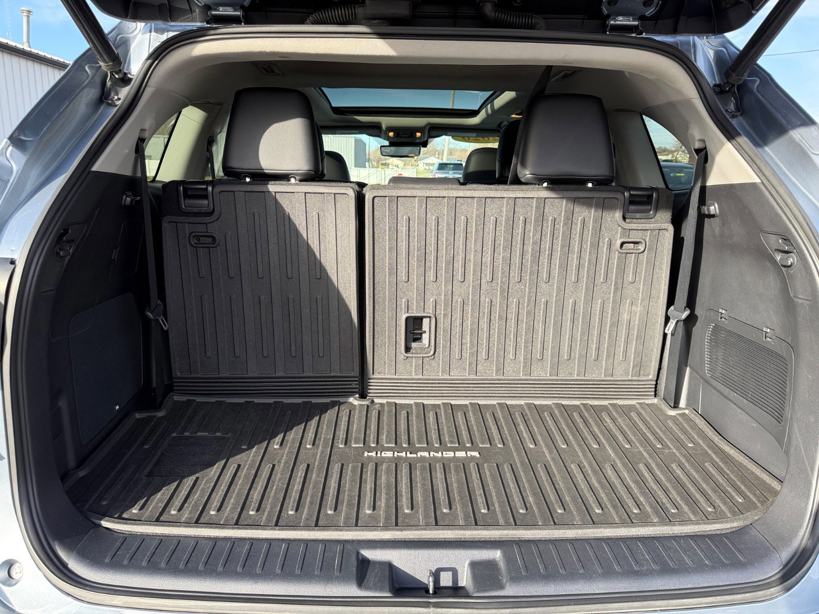 Used 2020 Toyota Highlander Platinum image 10