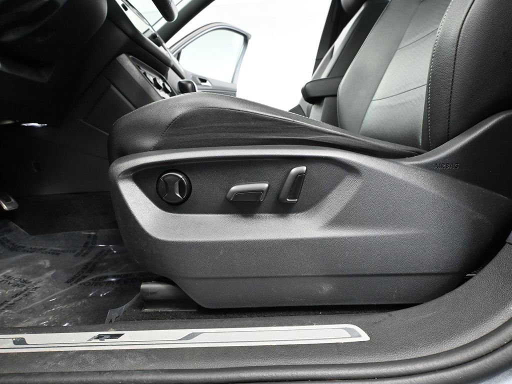 Used 2019 Volkswagen Tiguan SEL Premium R-Line image 20