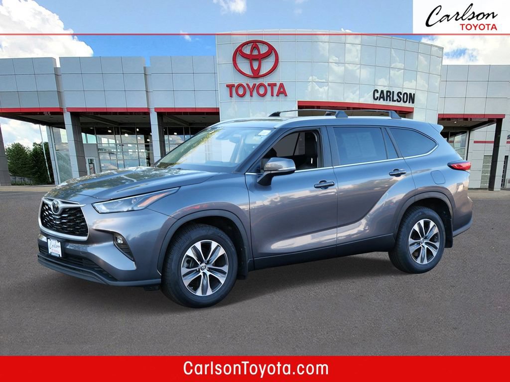 Used 2023 Toyota Highlander XLE
