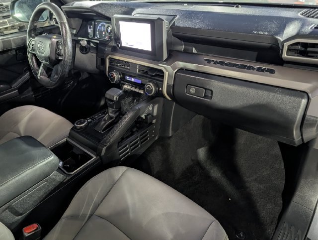 Used 2024 Toyota Tacoma SR5 AWD/4WD image 32