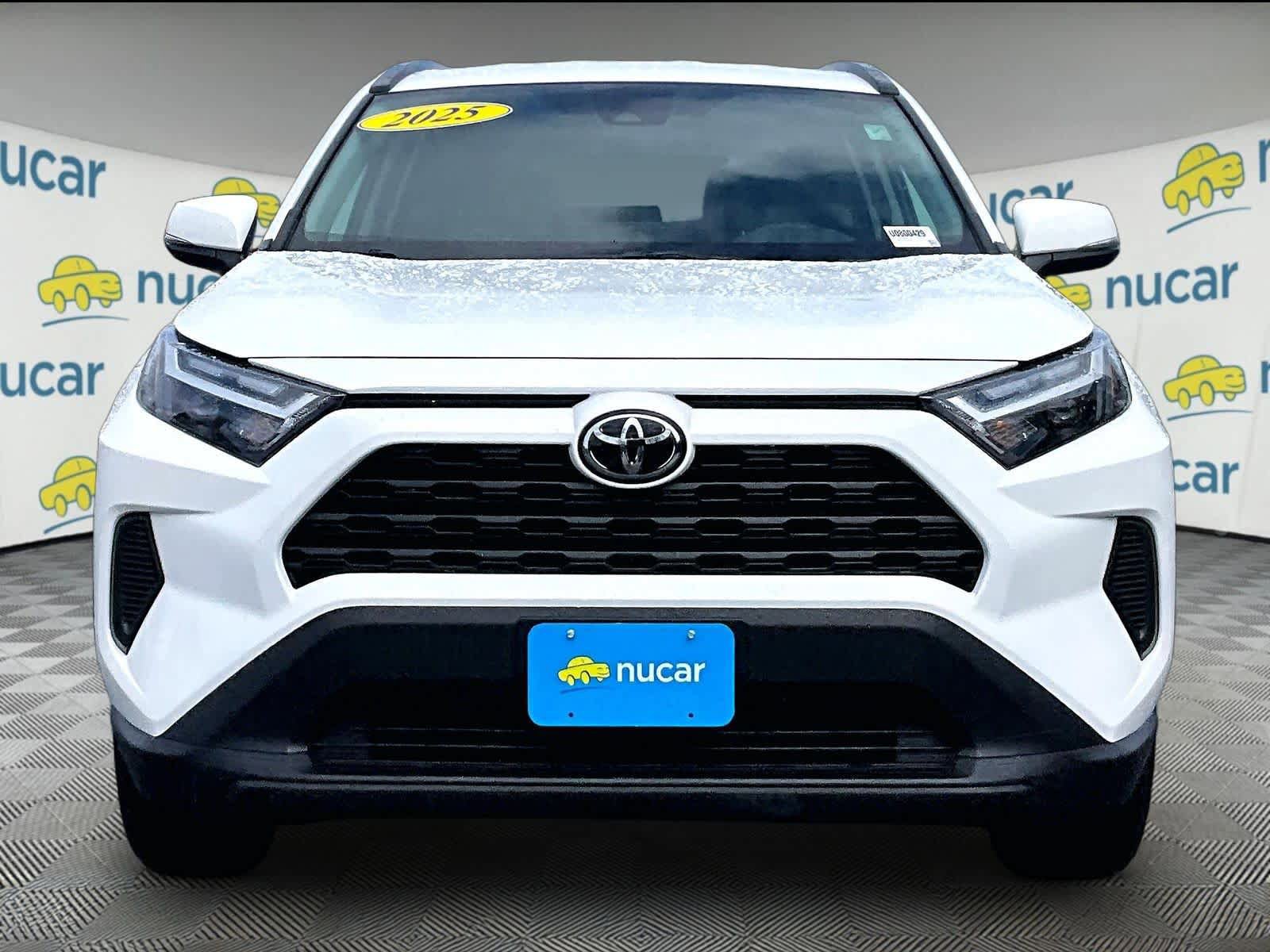 Used 2025 Toyota RAV4 XLE AWD/4WD image 2