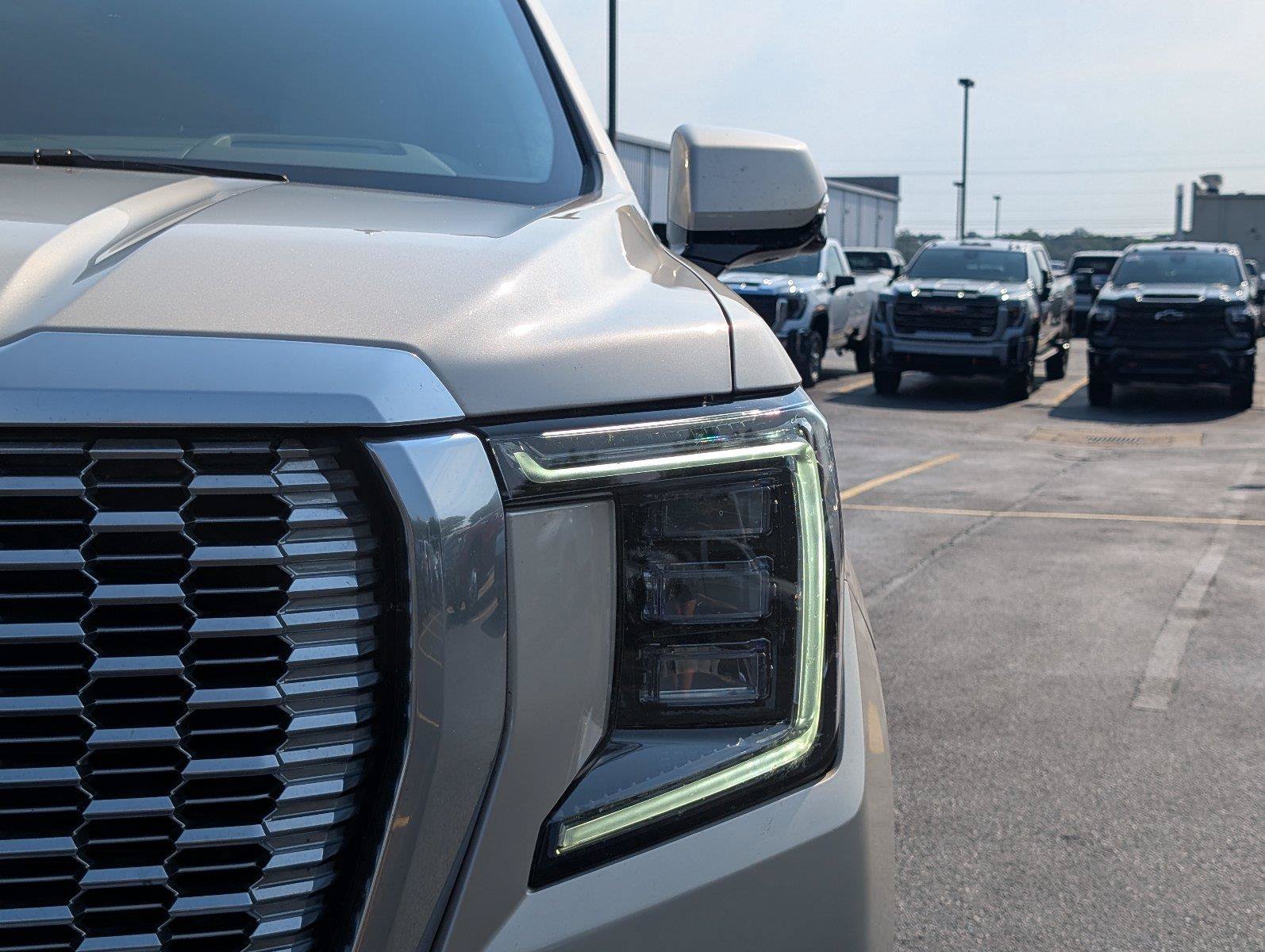 Used 2021 GMC Yukon Denali w/ Denali Ultimate Package RWD image 12