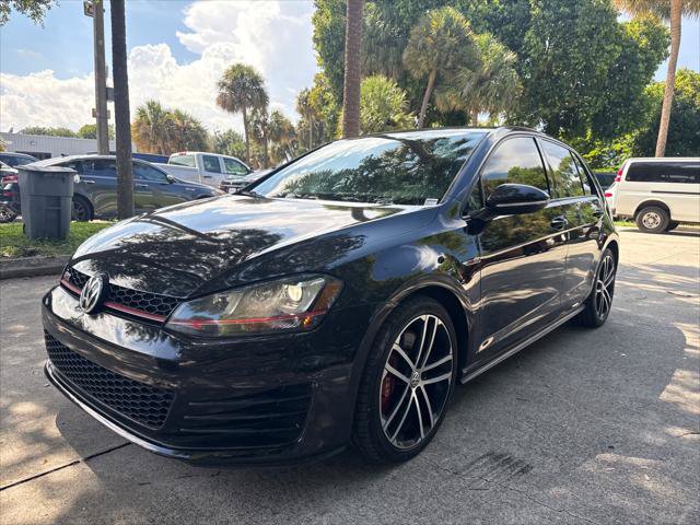 Used 2017 Volkswagen GTI SE FWD image 2