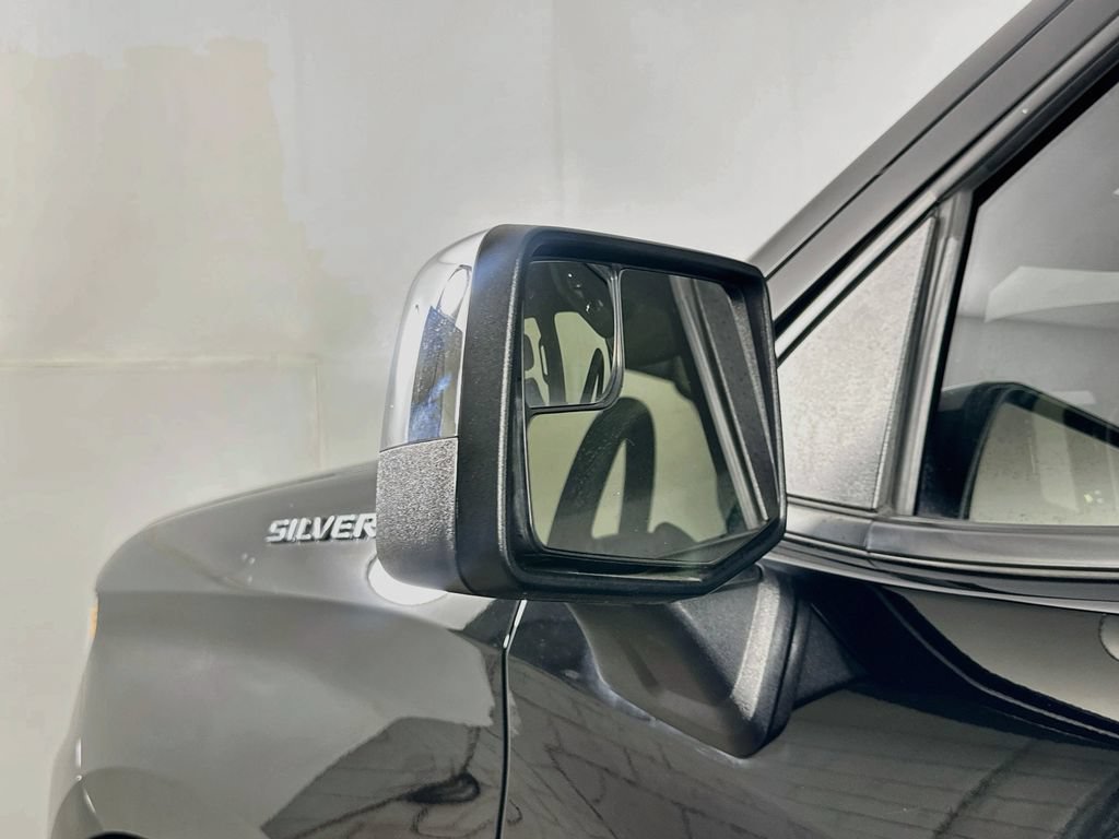 Used 2023 Chevrolet Silverado 1500 LT AWD/4WD image 40