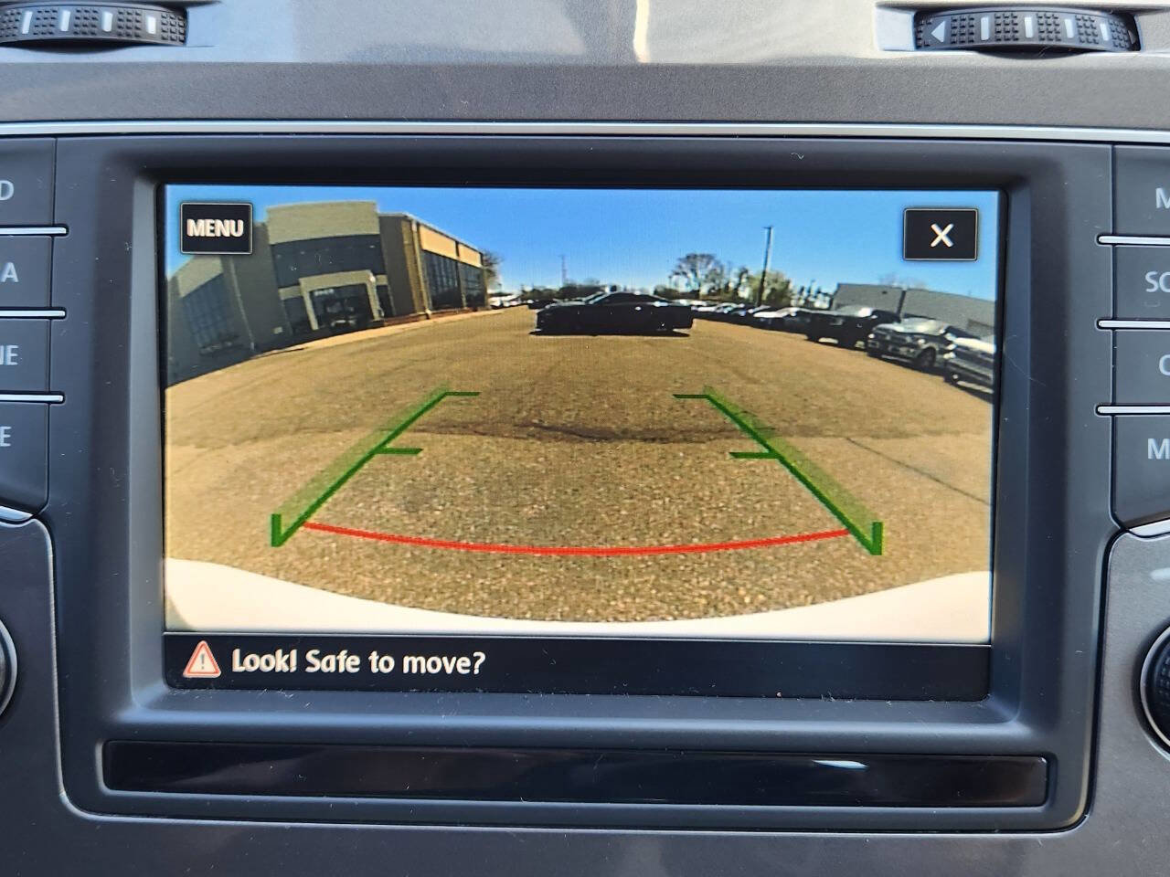 Used 2017 Volkswagen Golf Alltrack SE image 23