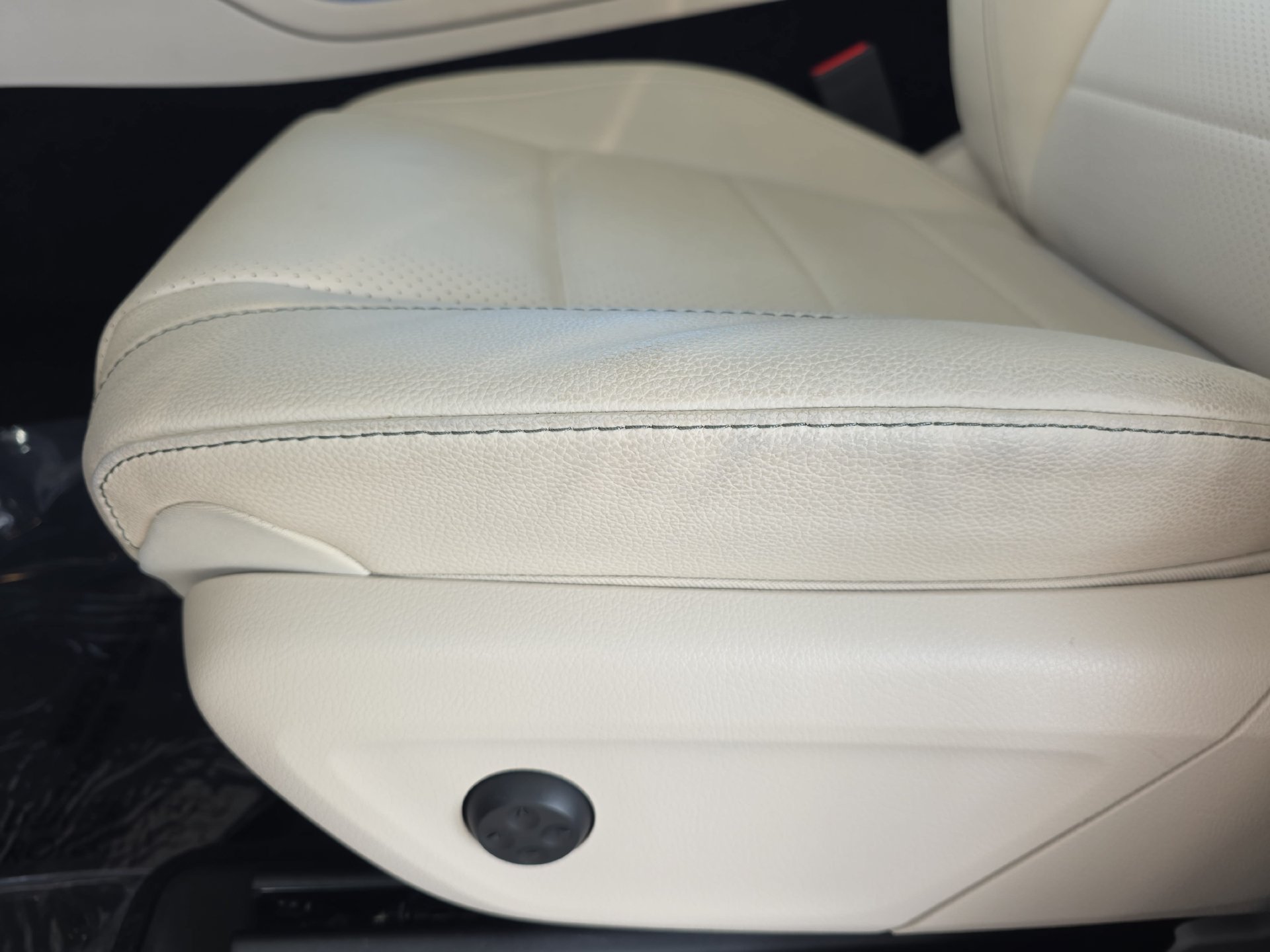 Used 2025 Mercedes-Benz GLE 450e 4MATIC image 26