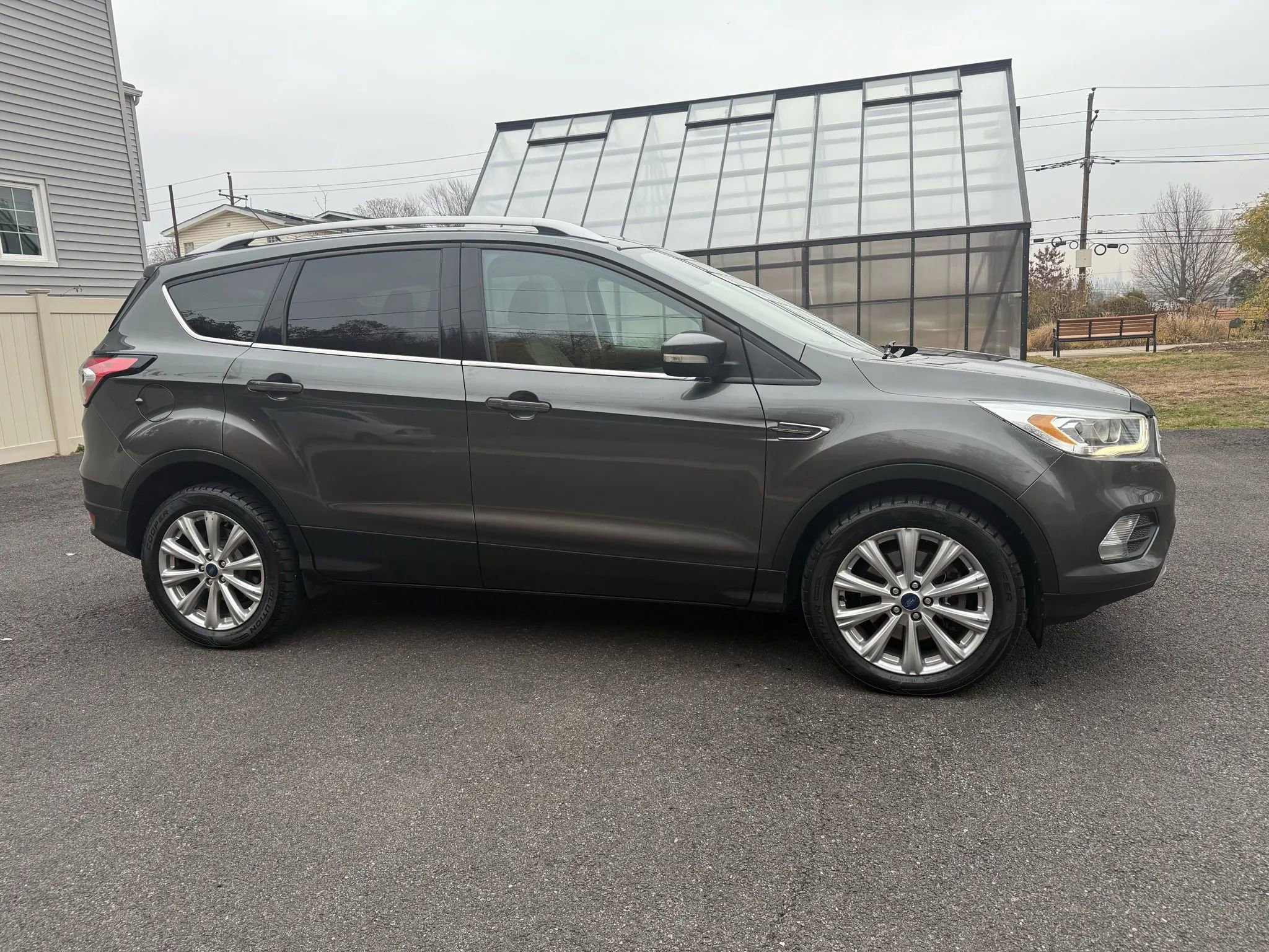 Used 2017 Ford Escape Titanium image 10