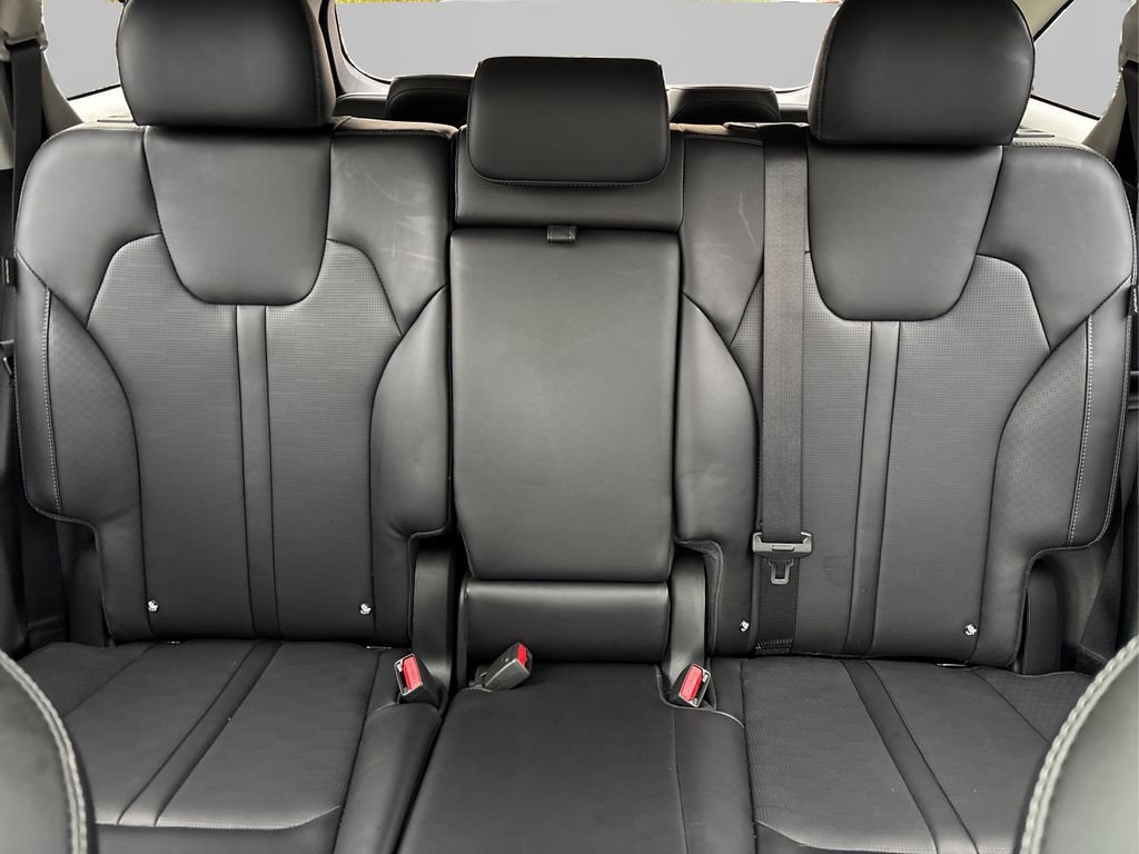 Certified 2025 Kia Sorento S w/ Panoramic Sunroof Package image 17