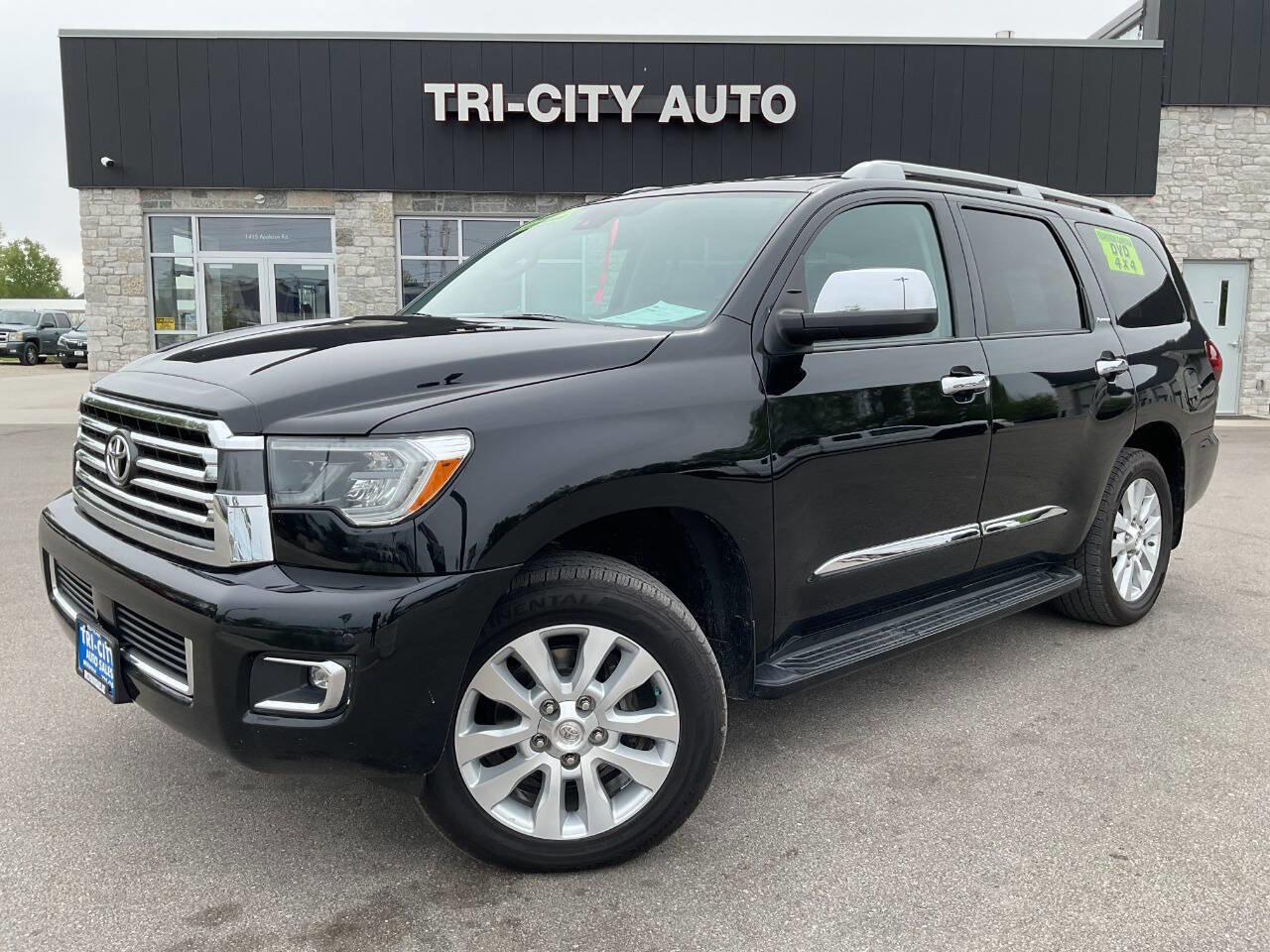 Used 2018 Toyota Sequoia Platinum AWD/4WD image 1