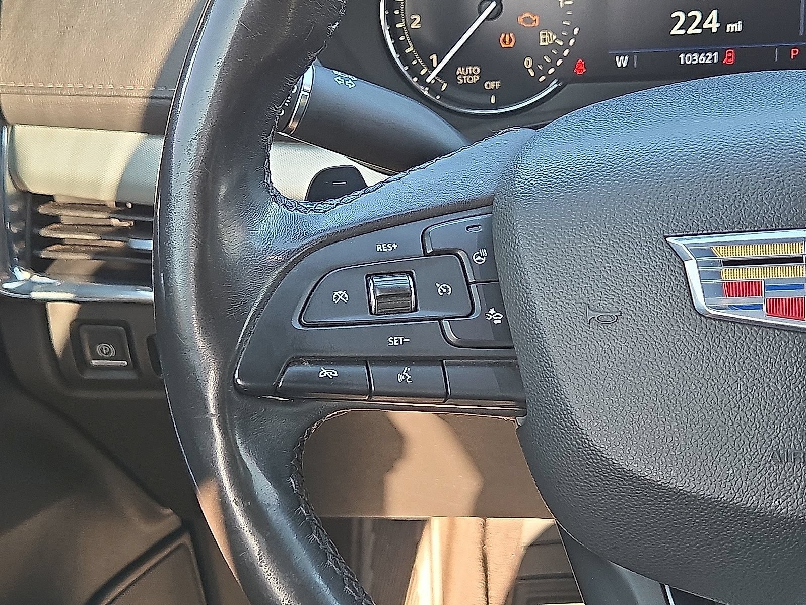 Used 2019 Cadillac XT4 Premium Luxury FWD image 21