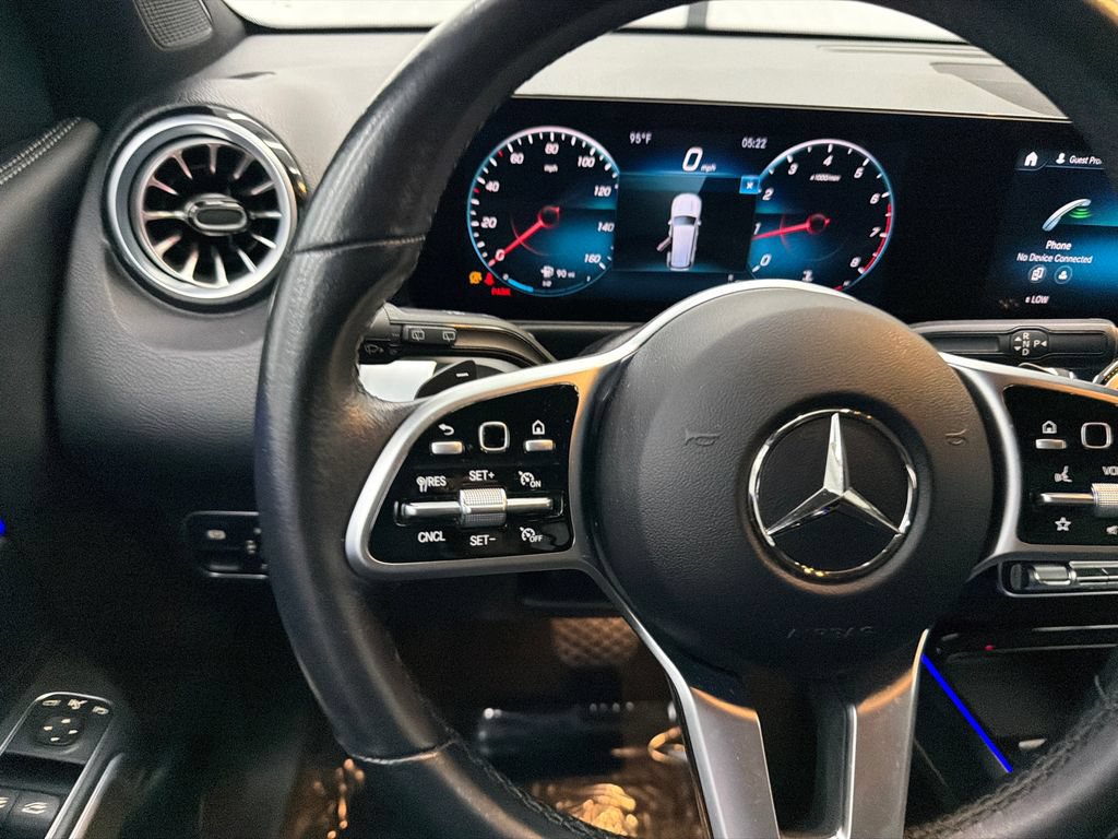 Used 2022 Mercedes-Benz GLB 250 w/ Premium Package Lite image 23