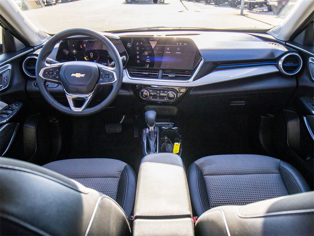 Used 2024 Chevrolet Trax LT w/ Driver Confidence Package image 22