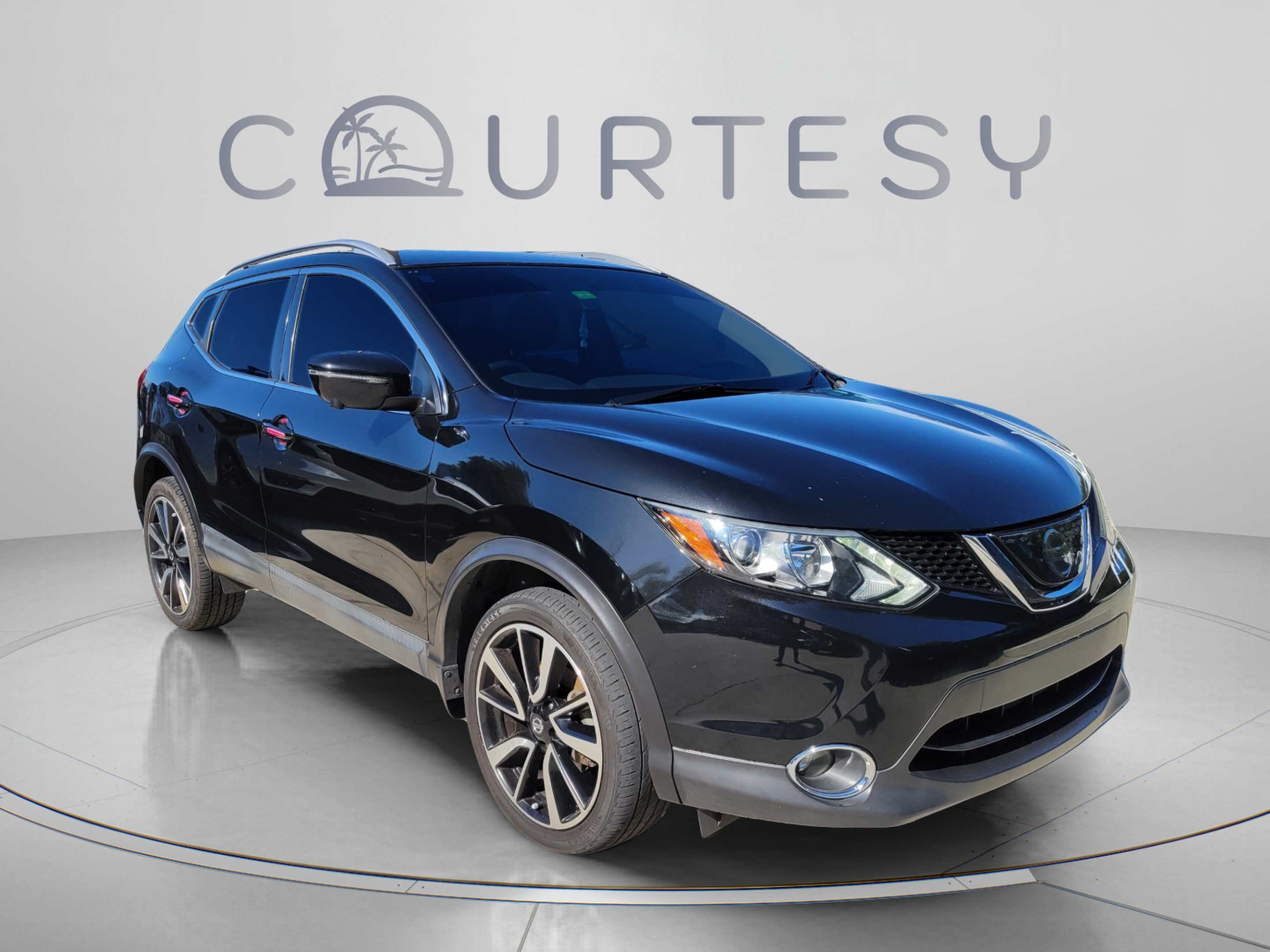 Used 2018 Nissan Rogue Sport SL FWD image 4